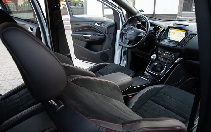 Ford Kuga cena 69990 przebieg: 93000, rok produkcji 2018 z Nowe Warpno małe 631
